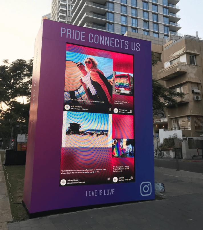 Digital Out-Of-Home Advertising facebook Israel social wall
